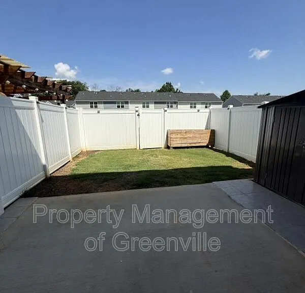 103 Fernside Ct — Photo 9