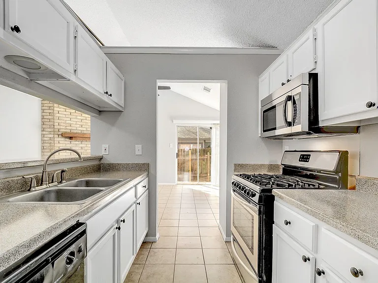 12207 Alderbrook Dr #A — Photo 11