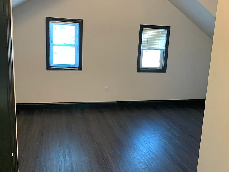 190 Knight St #2-F — Photo 6