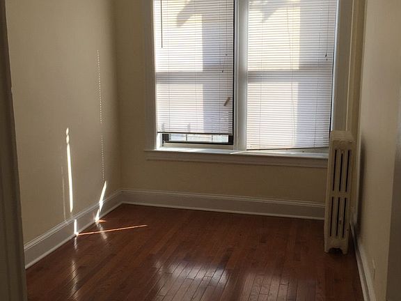 4th image of 2149 41st St #2R