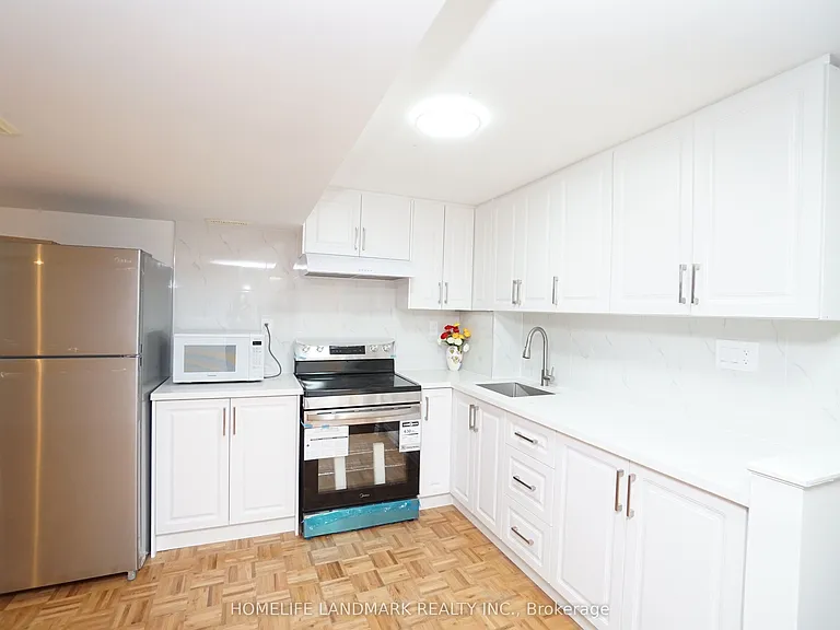 594 Queen Victoria Dr #GOUND BASEMENT — Photo 18
