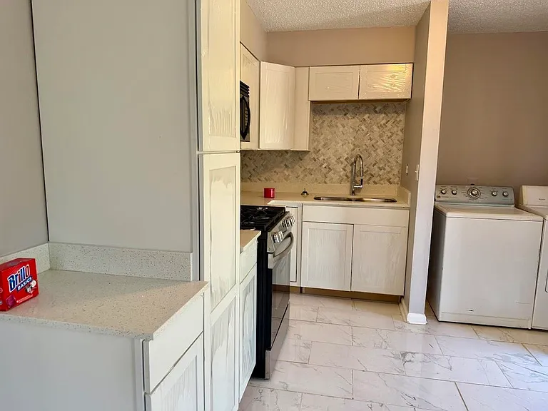 2215 Henrietta Rd — Photo 3