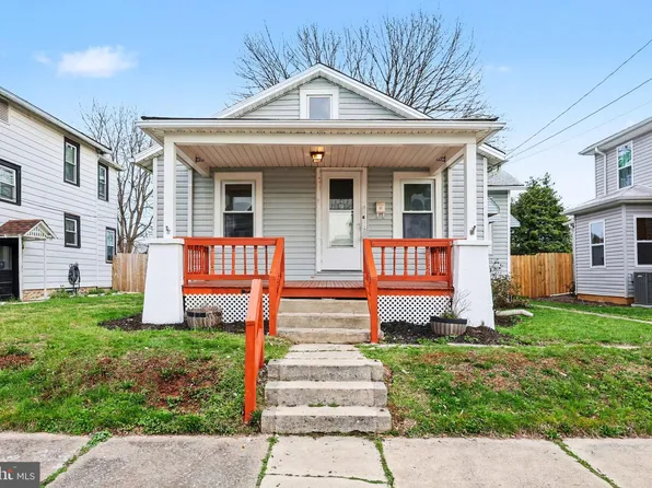 121 E Portland St, Mechanicsburg, PA 17055