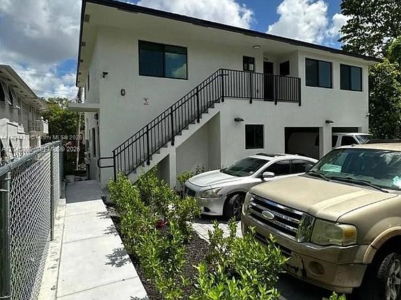 5th image of 147 NW 61st St