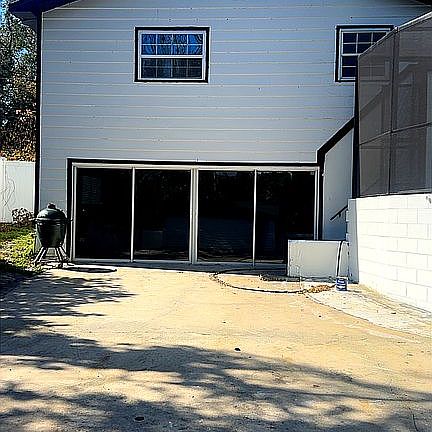 2nd image of 1824 Crestview Dr