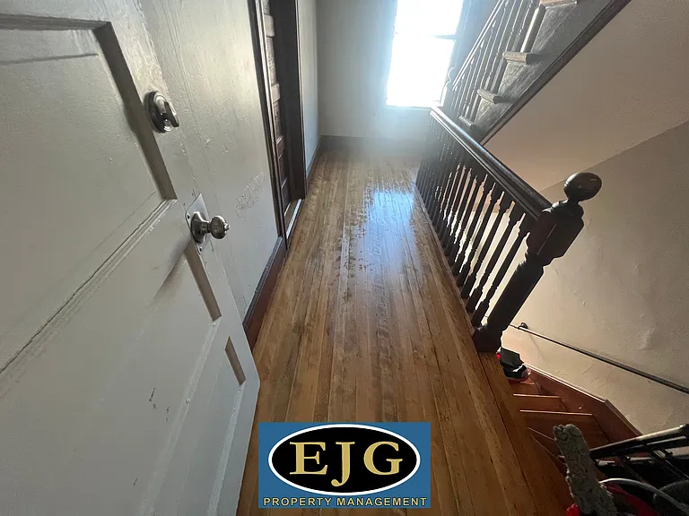 551 Montgomery St #2 — Photo 24