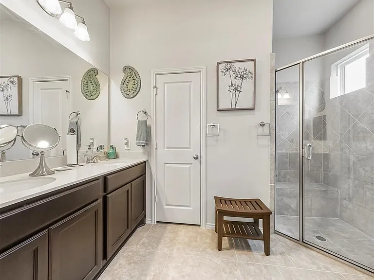 17023 Canosa Dr — Photo 17