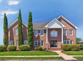 1322 Club House Dr, Chesapeake, VA 23322