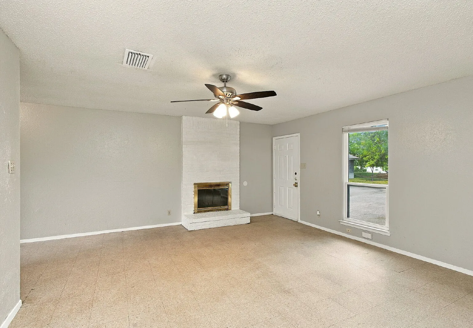2 bed, 2.0 bath, 950 sqft, $1,399 — Photo 4