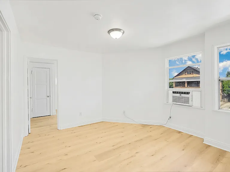 2623 Juliet St — Photo 5