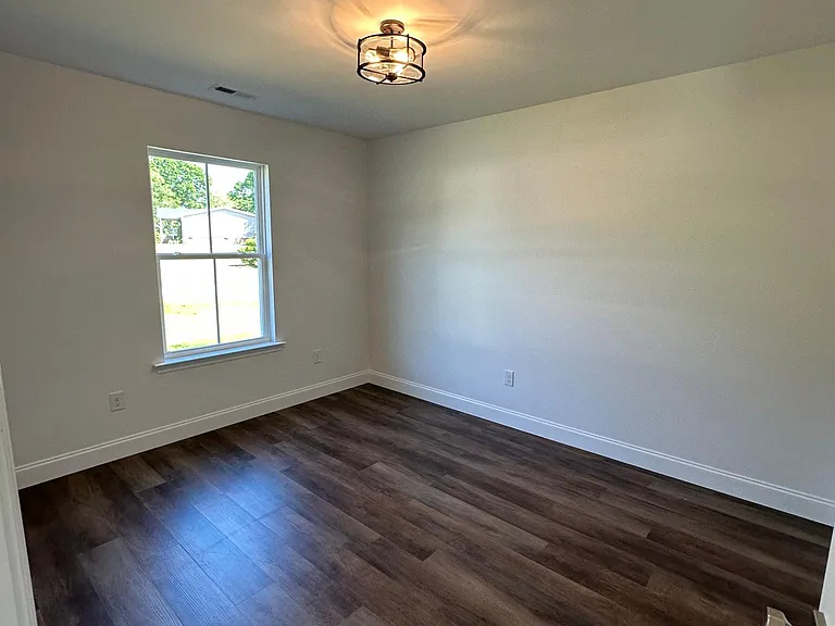 104 Lakeside Dr — Photo 13