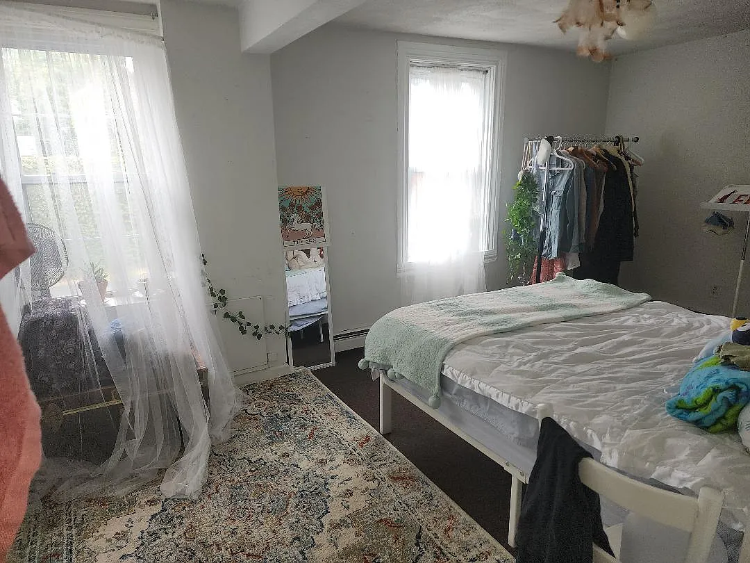 2 bed, 740 sqft, $1,900 — Photo 3