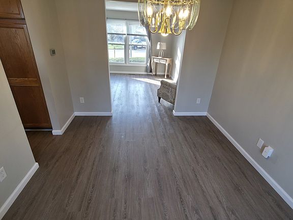 4th image of 1413 Lismore Ln