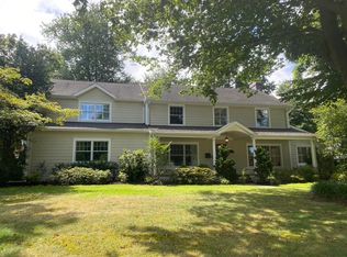 90 Hillcrest Rd, Fair Haven, NJ 07704