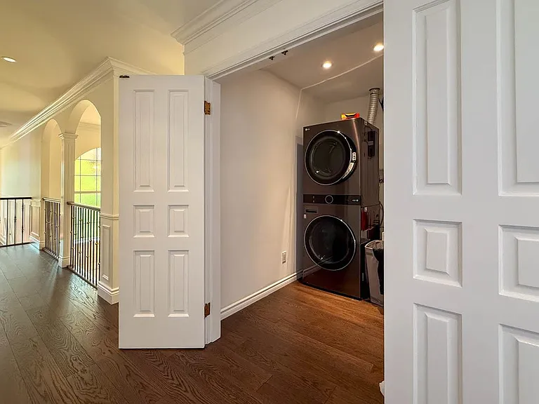 1249 Chartwell Pl — Photo 32