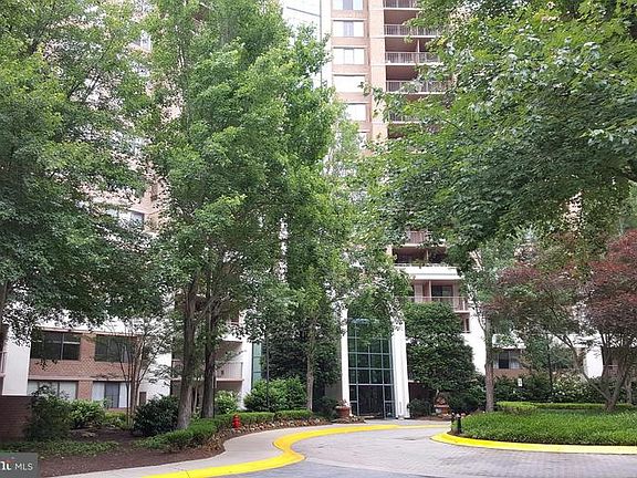 2nd image of 10101 Grosvenor Pl APT 1320