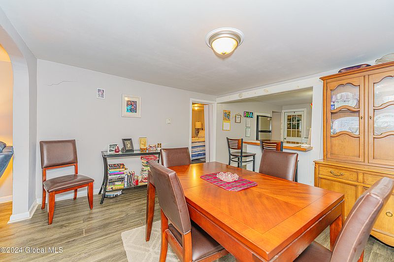 5th image of 555 Florence Street