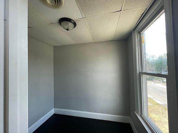 2nd image of 40 Glen Ave #2