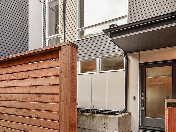 2nd image of 6539 4th Avenue NE #B