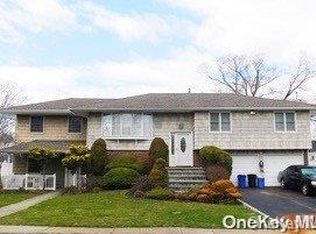132 Wright Ave, Deer Park, NY 11729