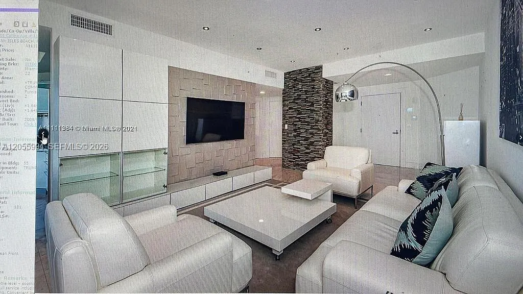 Trump Royale Condo — Photo 3