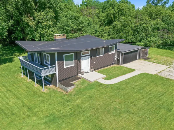 6335 Pine Island Dr NE, Comstock Park, MI 49321