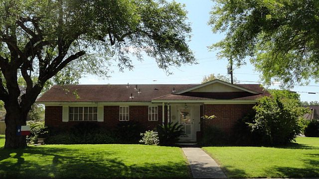 1st image of 613 Willowick Dr