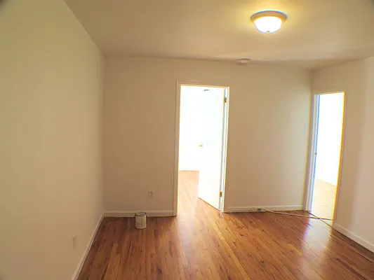 Rented by Glasser Realty LLC | media 5