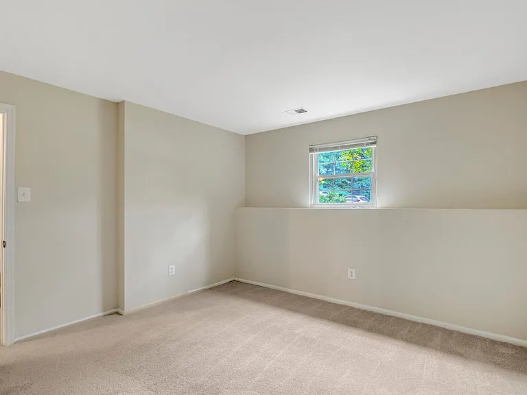 1848 Heather Glen Ct — Photo 36
