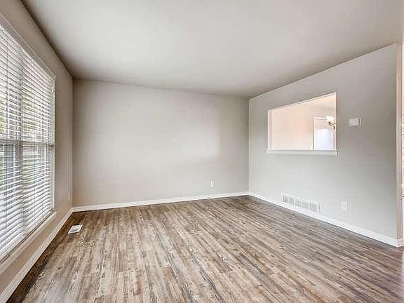 4th image of 6660 Buffalo Dr