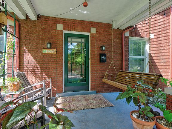 3rd image of 1376 Fontaine Rd