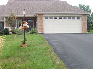 182 Lantern Ln, Chambersburg, PA 17201