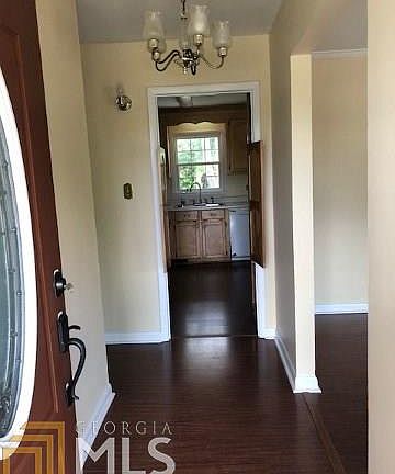 3rd image of 617 Skyway Dr