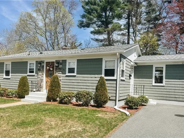 24 Coventry Dr, Coventry, RI 02816