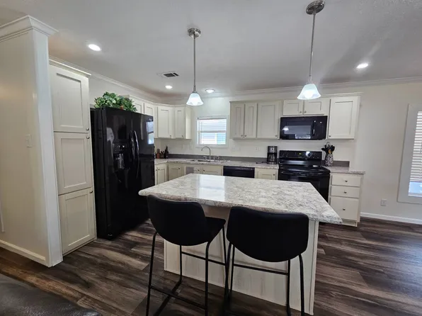 815 Egret Ln, Tarpon Springs, FL 34689