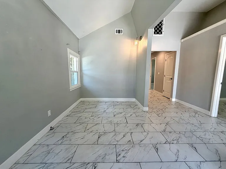 3056 Crescent Way — Photo 16