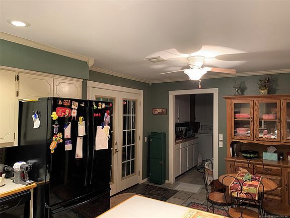 2nd image of 303 W Hooker Ave