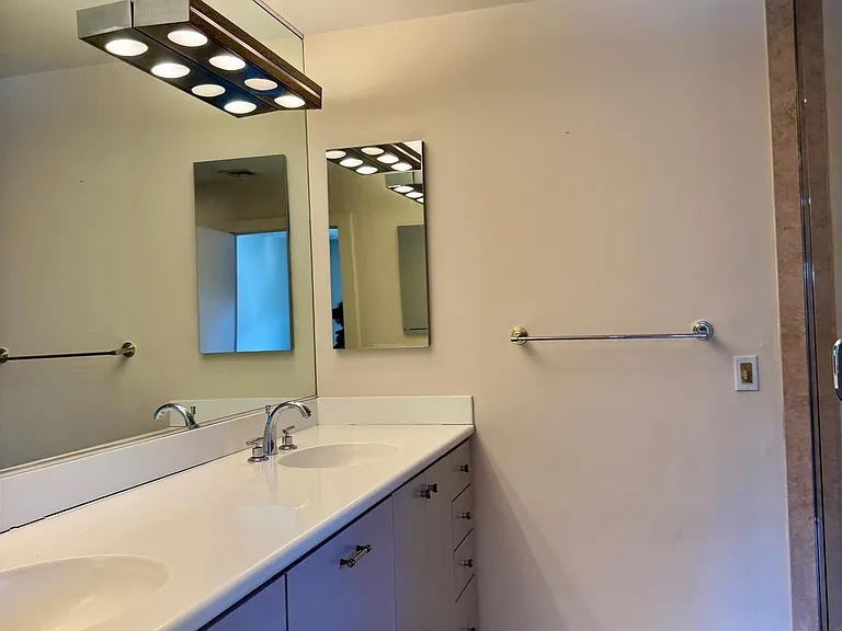 8233 Fairview Rd — Photo 22