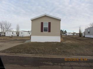 881 Dan Dr, Dickinson, ND 58601