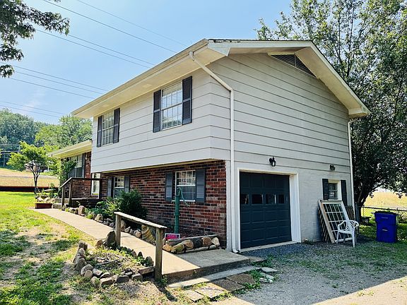 3rd image of 3820 Eveningside Dr NW