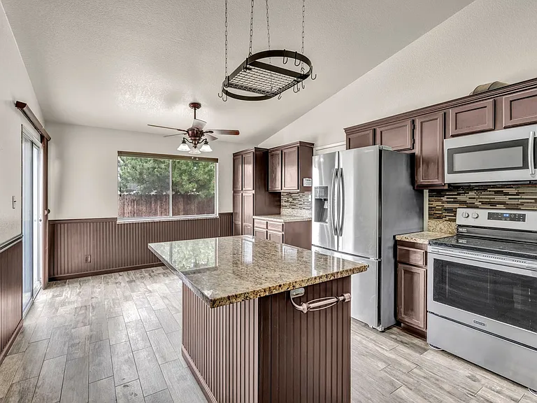 17575 Parrot Dr — Photo 3