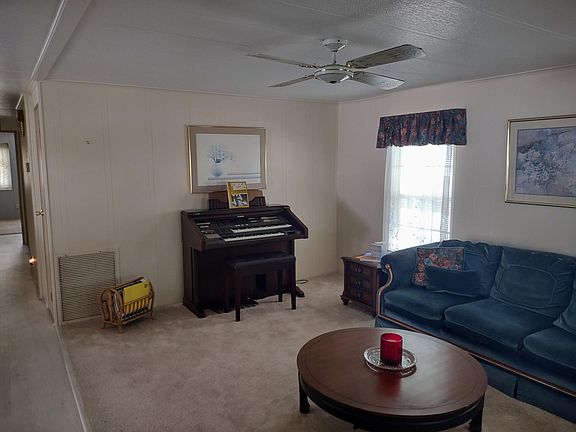 2nd image of 1 Villa Flores