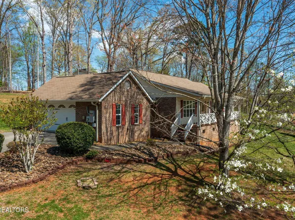 882 Pioneer Dr, Seymour, TN 37865