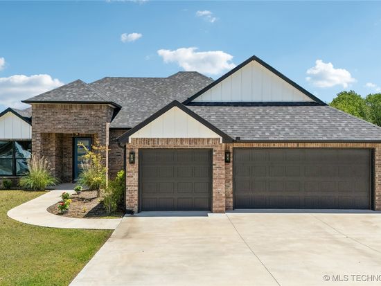 717 N 24th St, Collinsville, OK 74021