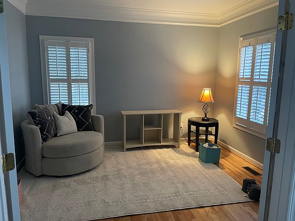 5th image of 6350 Glengarrie Ln