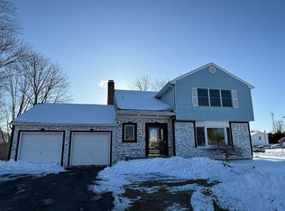 25 Taylors Mills Rd, Manalapan, NJ 07726