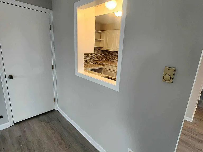 13045 Main St #6 — Photo 4