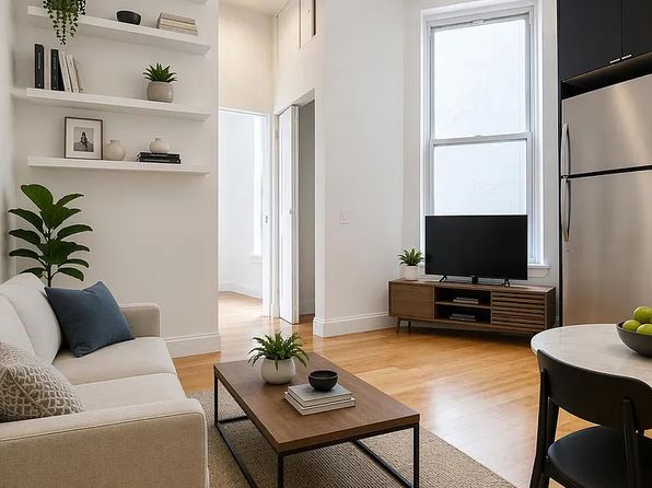 225 E 14th St APT 4D