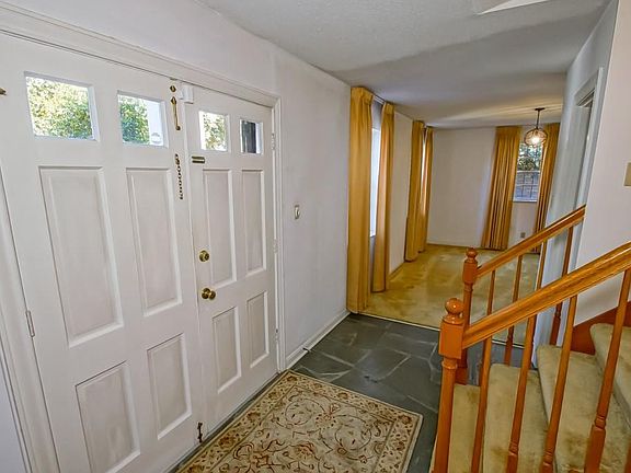 4th image of 5401 Wimbledon Ct