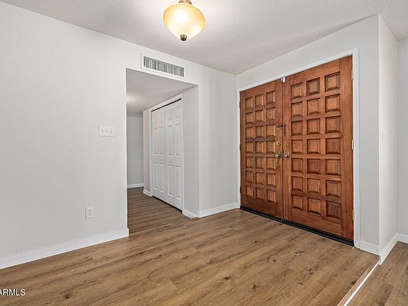 5th image of 2014 E MANHATTON Drive